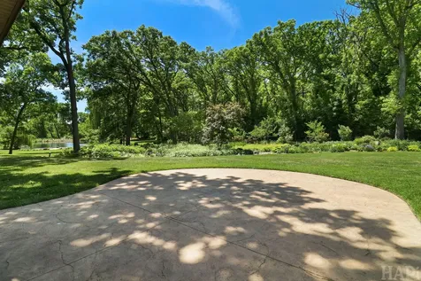 8806 Whispering Pines Trail Woodstock IL 60098