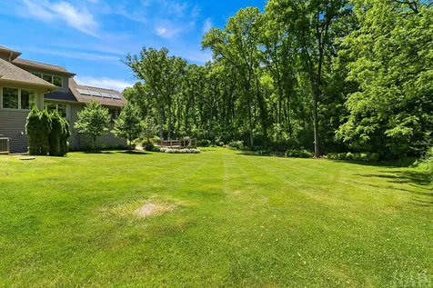 8806 Whispering Pines Trail Woodstock IL 60098
