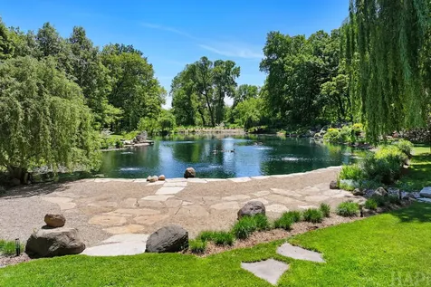 8806 Whispering Pines Trail Woodstock IL 60098