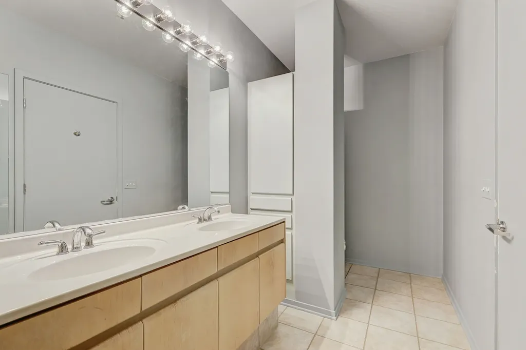 130 South Canal Street Chicago IL 60606