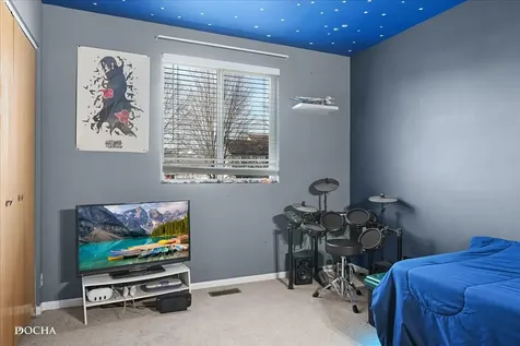 123 Eisenhower Drive Oswego IL 60543