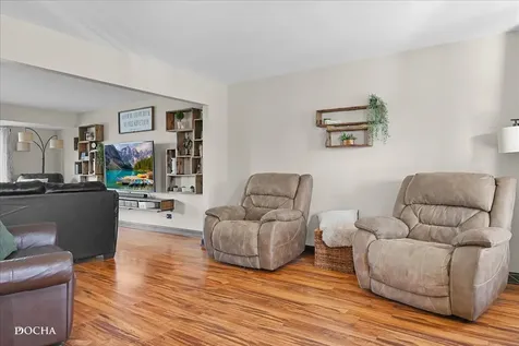 123 Eisenhower Drive Oswego IL 60543