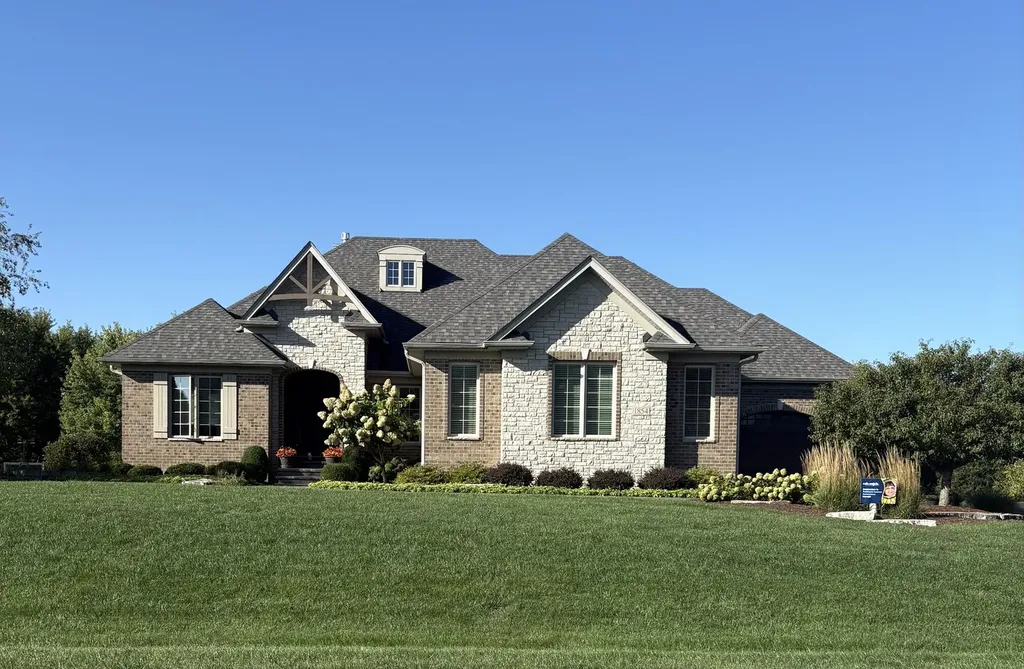 1854 West Forestview Drive Sycamore IL 60178