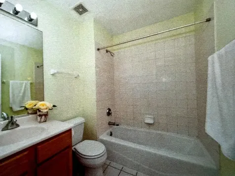 1002 Kensington Drive Northbrook IL 60062