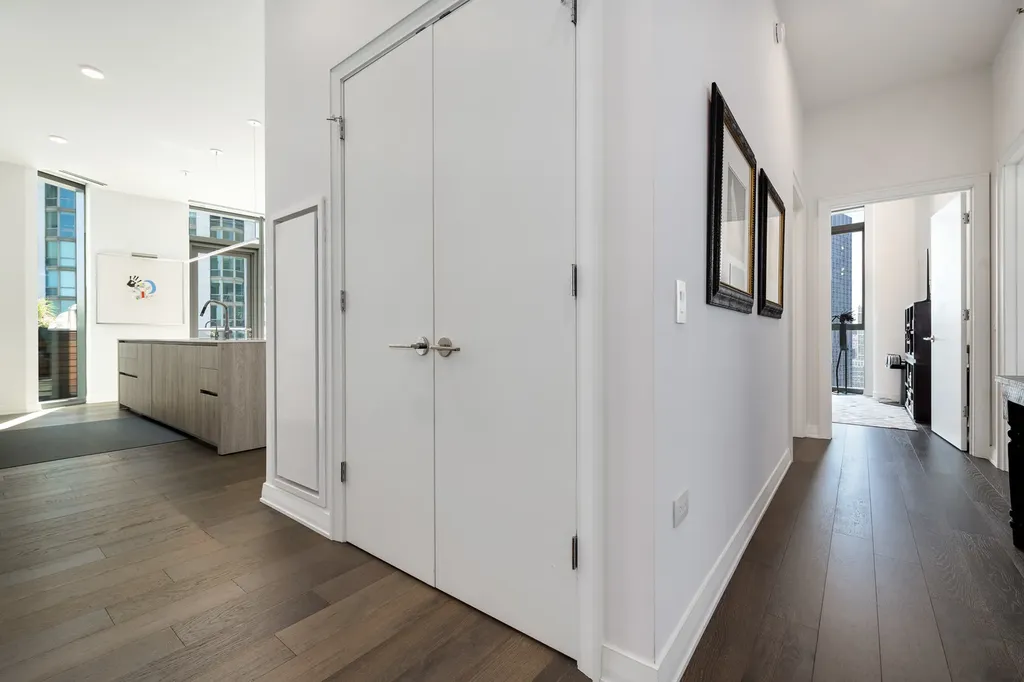 211 North Harbor Drive Chicago IL 60601