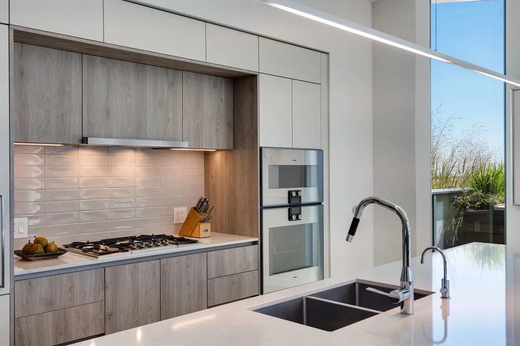 211 North Harbor Drive Chicago IL 60601