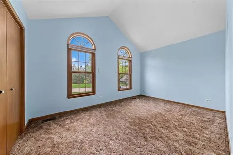 1335 Gaslight Drive Algonquin IL 60102