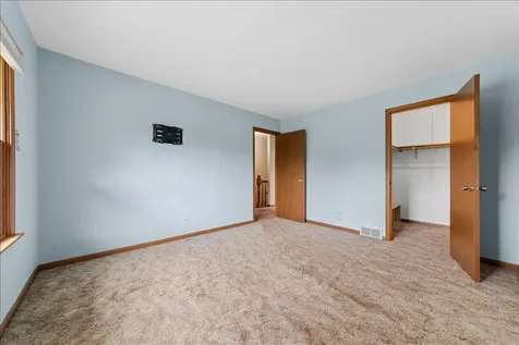 1335 Gaslight Drive Algonquin IL 60102