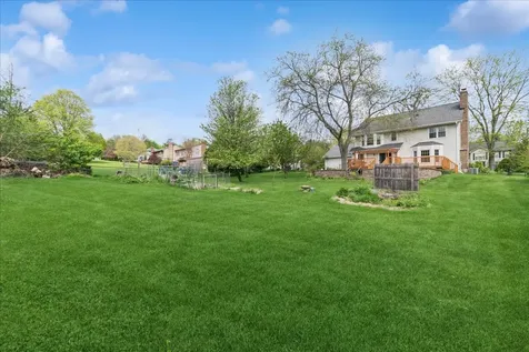 1335 Gaslight Drive Algonquin IL 60102