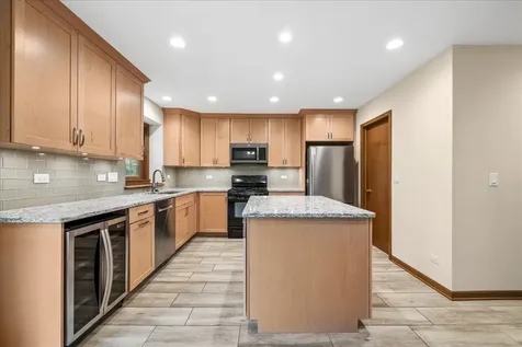 1335 Gaslight Drive Algonquin IL 60102