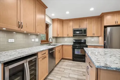 1335 Gaslight Drive Algonquin IL 60102
