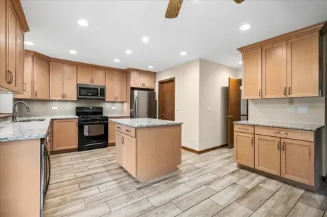1335 Gaslight Drive Algonquin IL 60102
