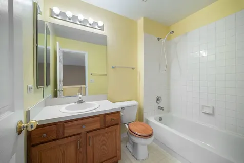 2067 Peach Tree Lane Algonquin IL 60102