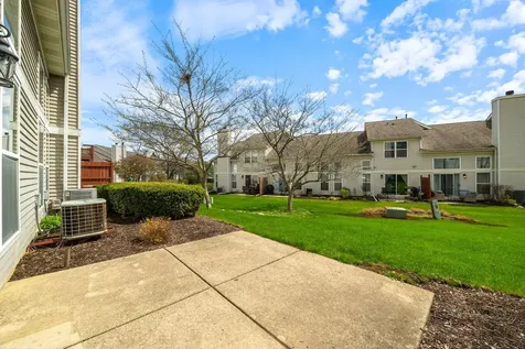 2067 Peach Tree Lane Algonquin IL 60102