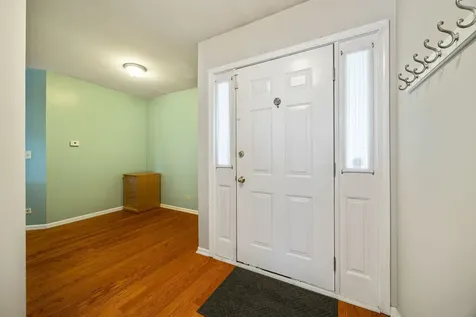 2067 Peach Tree Lane Algonquin IL 60102