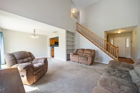 2067 Peach Tree Lane Algonquin IL 60102