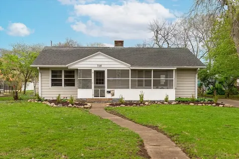 708 Market Street Henry IL 61537