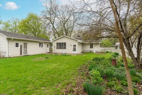 708 Market Street Henry IL 61537