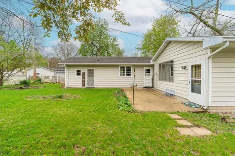 708 Market Street Henry IL 61537