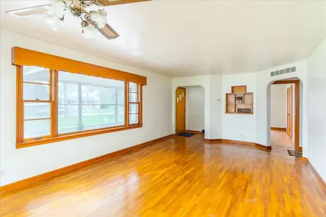 708 Market Street Henry IL 61537