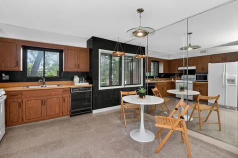 8212 Anchor Drive Woodridge IL 60517