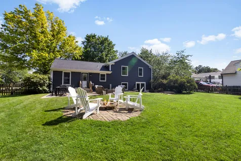 1055 Cardinal Court Batavia IL 60510