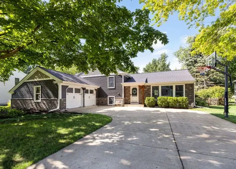 1055 Cardinal Court Batavia IL 60510