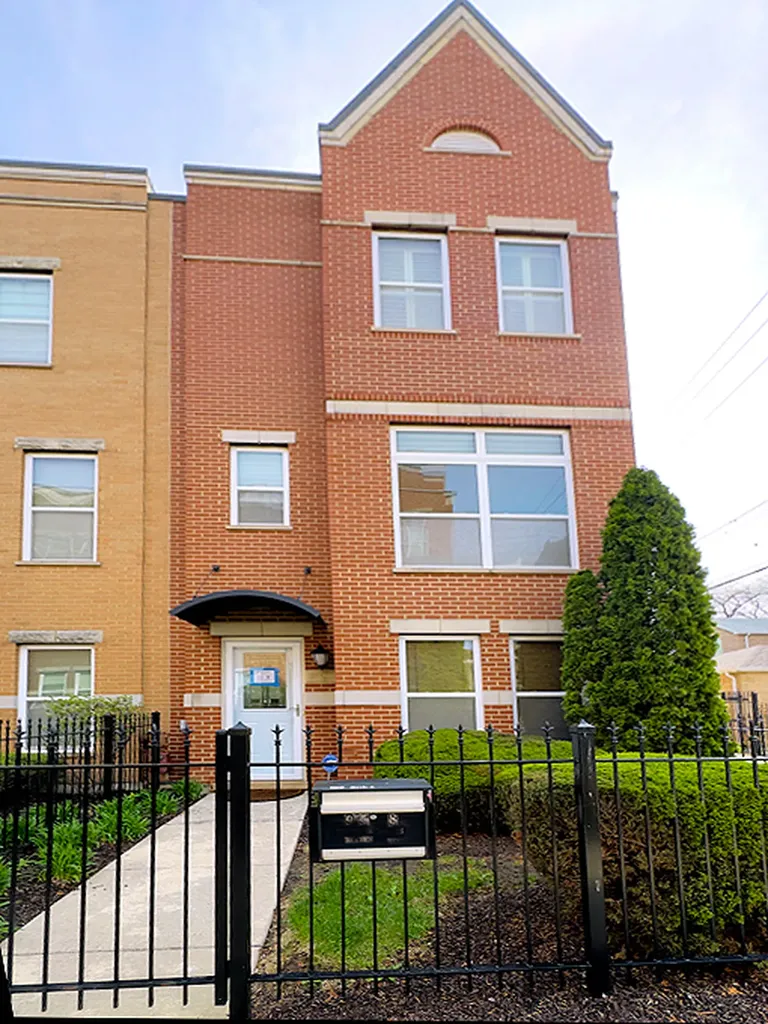 955 West 37th Street Chicago IL 60609