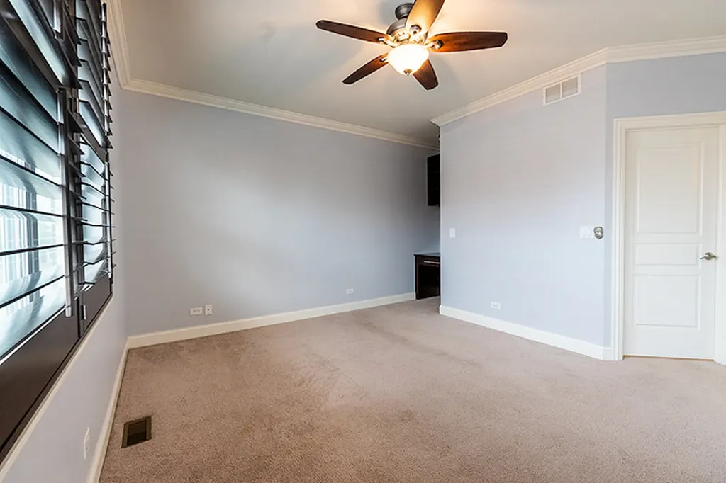 955 West 37th Street Chicago IL 60609
