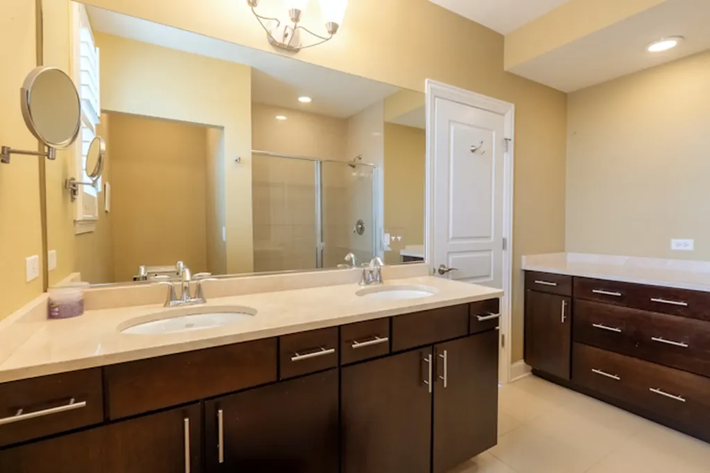 955 West 37th Street Chicago IL 60609