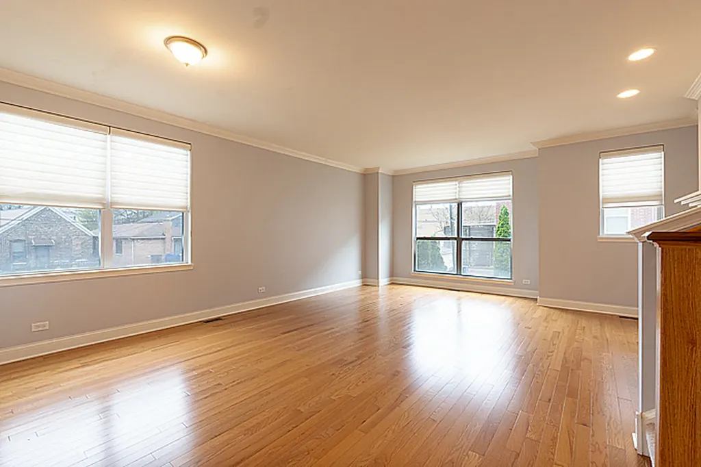 955 West 37th Street Chicago IL 60609