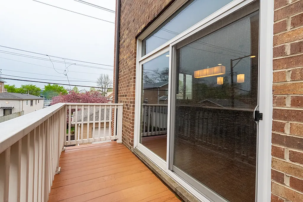 955 West 37th Street Chicago IL 60609