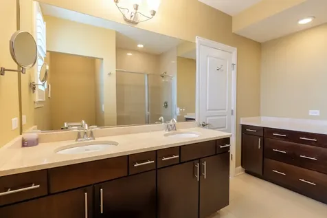 955 West 37th Street Chicago IL 60609