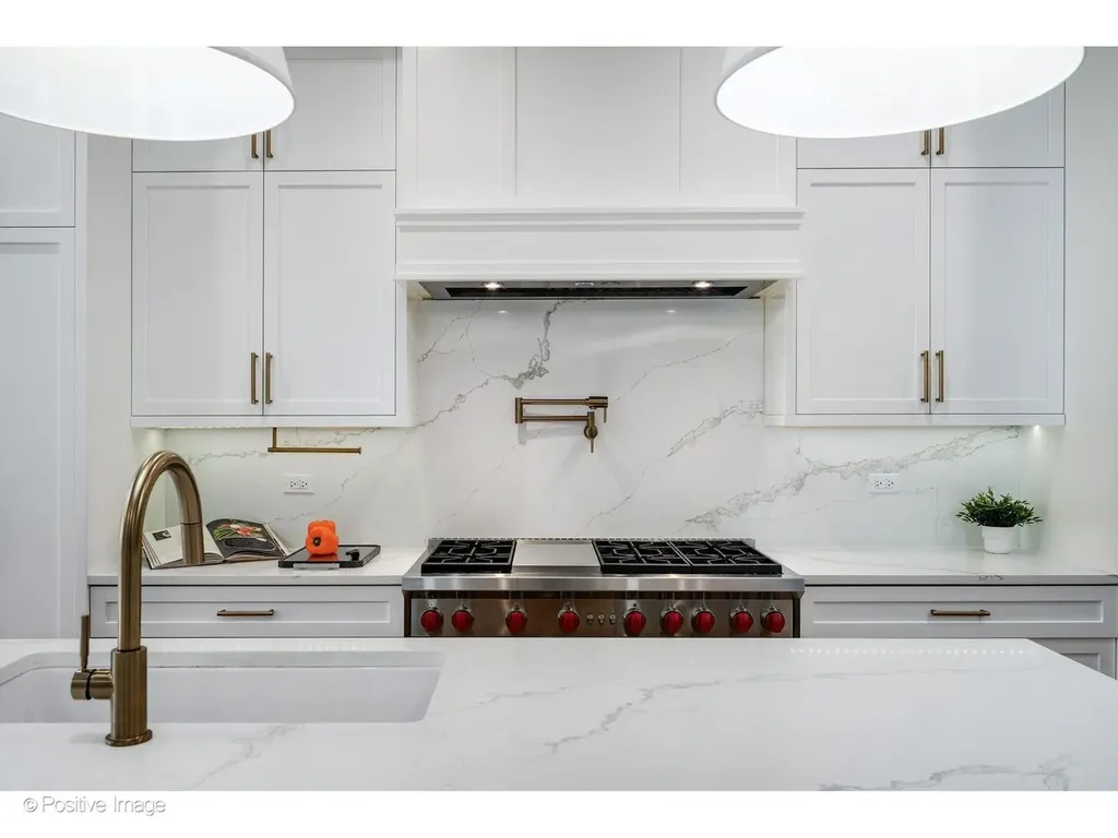 1845 West Wellington Avenue Chicago IL 60657