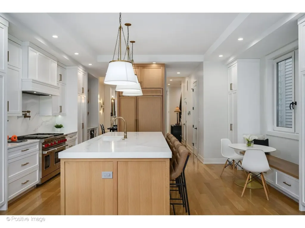 1845 West Wellington Avenue Chicago IL 60657