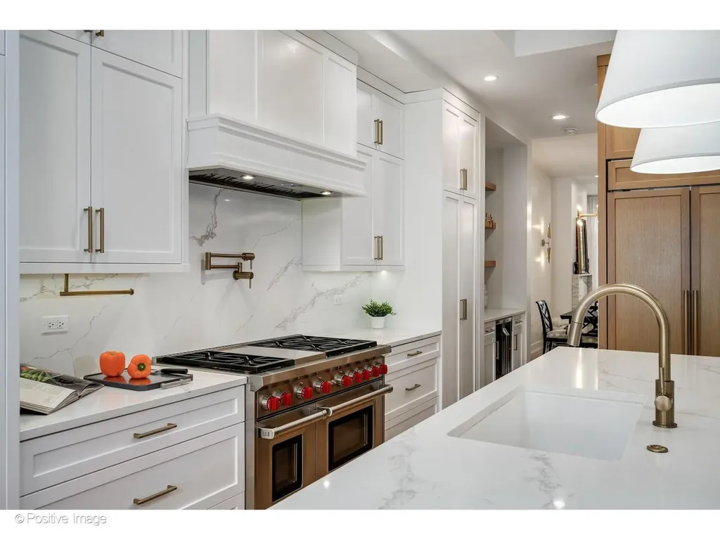1845 West Wellington Avenue Chicago IL 60657