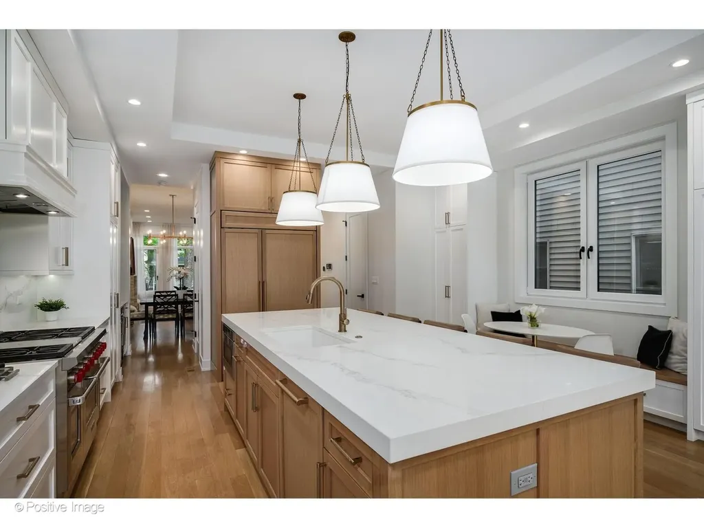 1845 West Wellington Avenue Chicago IL 60657