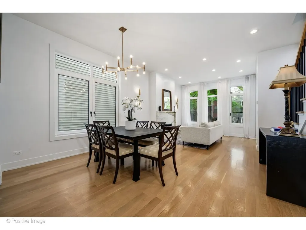 1845 West Wellington Avenue Chicago IL 60657