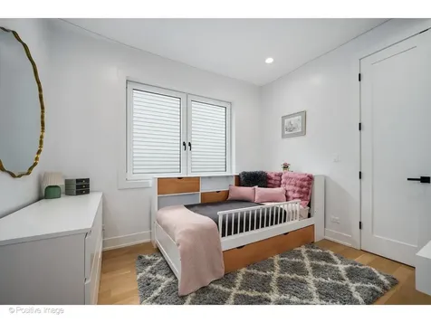 1845 West Wellington Avenue Chicago IL 60657