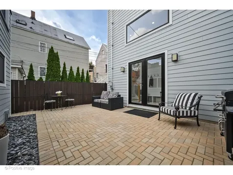 1845 West Wellington Avenue Chicago IL 60657