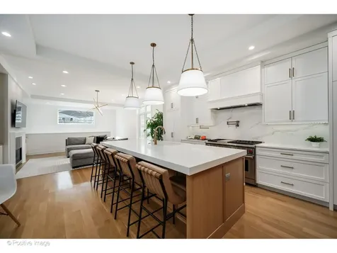 1845 West Wellington Avenue Chicago IL 60657