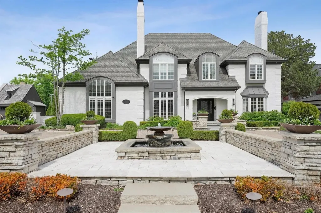 21 East 8th Street Hinsdale IL 60521