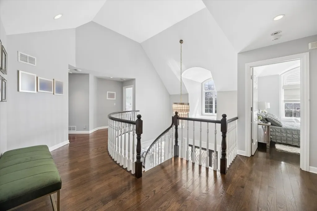 21 East 8th Street Hinsdale IL 60521