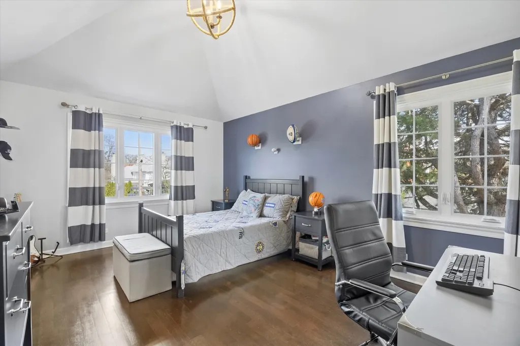 21 East 8th Street Hinsdale IL 60521