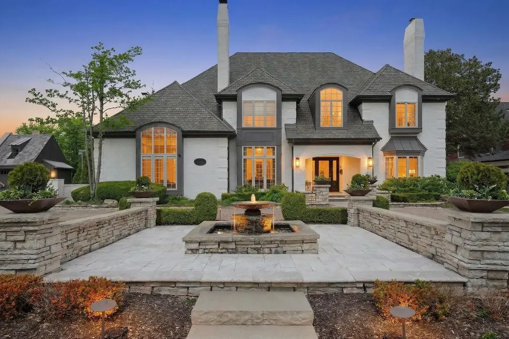 21 East 8th Street Hinsdale IL 60521