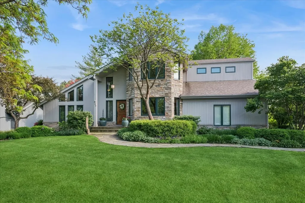 500 Parkview Place Burr Ridge IL 60527