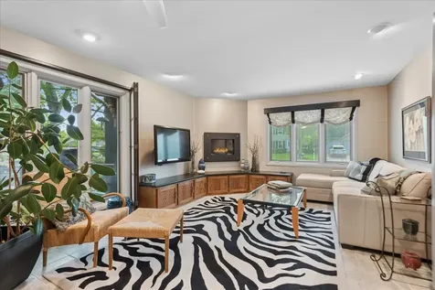 500 Parkview Place Burr Ridge IL 60527