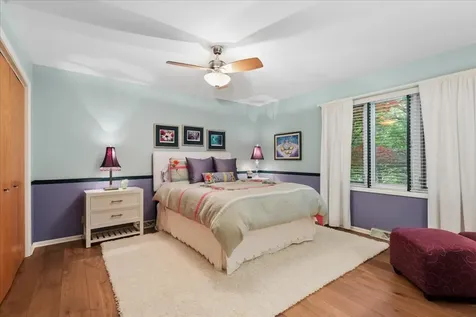 500 Parkview Place Burr Ridge IL 60527