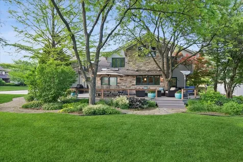 500 Parkview Place Burr Ridge IL 60527