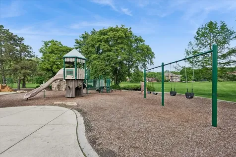 500 Parkview Place Burr Ridge IL 60527